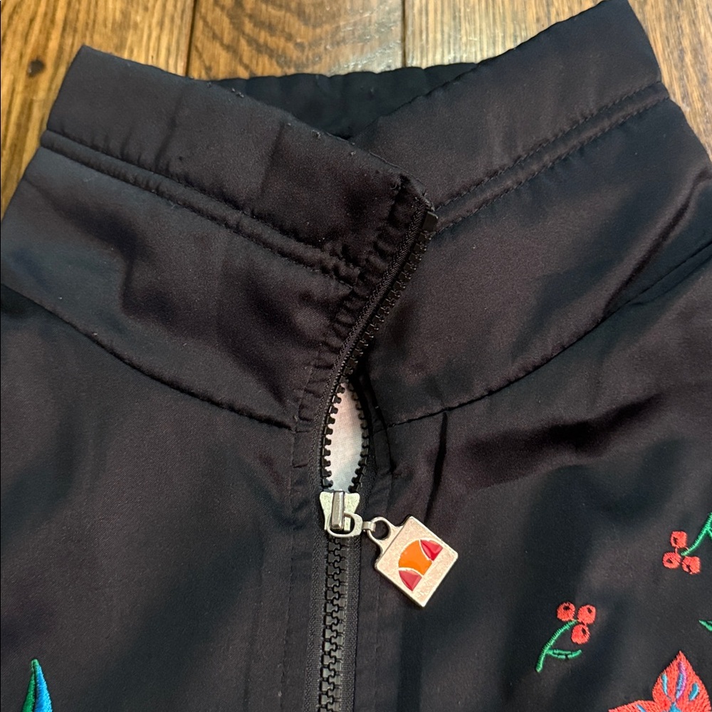 Ellesse Embroidered Black Floral Vintage Zip Up Jacket Size Large - Picture 2 of 3